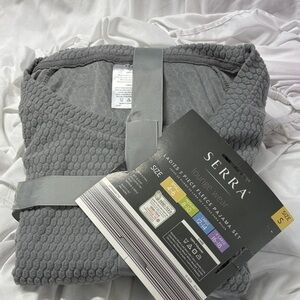 Serra fleece 2 piece set in Soft Gray & white Fleece Pajama Set small nwt